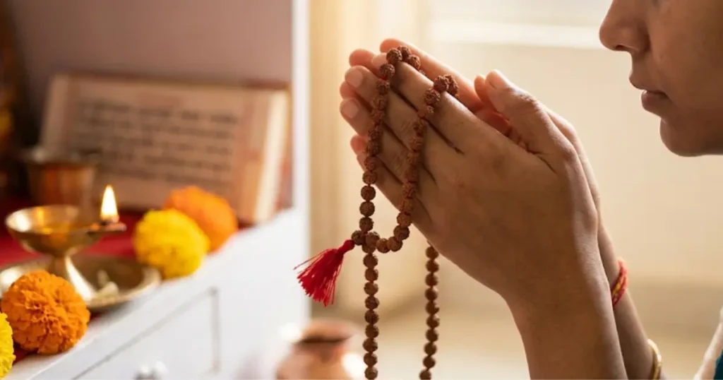 Benefits of 108 Beads Rudraksha Mala and the Sacred Meaning of 108 Beads 6 Enhancing Devotion and Spiritual Connection Through Japa
